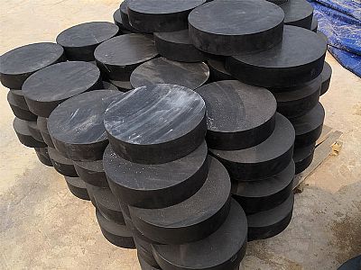 常州板式橡胶支座由若干层橡胶片与薄钢板经加压硫化